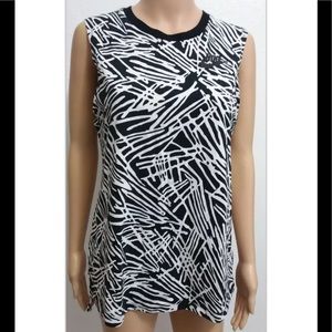 Nike tank women’s Sz Small sleeveless